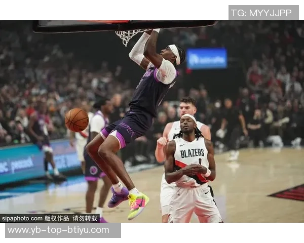 爱德华兹因右腿筋拉伤将缺席两周对球队影响分析